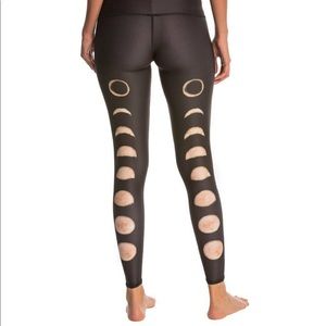 Teeki black new moon leggings size small